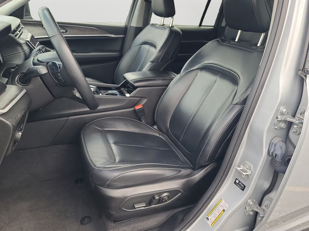 2022 Jeep Grand Cherokee Limited Low Miles!