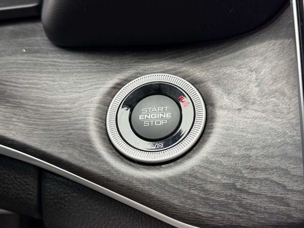 2022 Jeep Grand Cherokee Limited Low Miles!