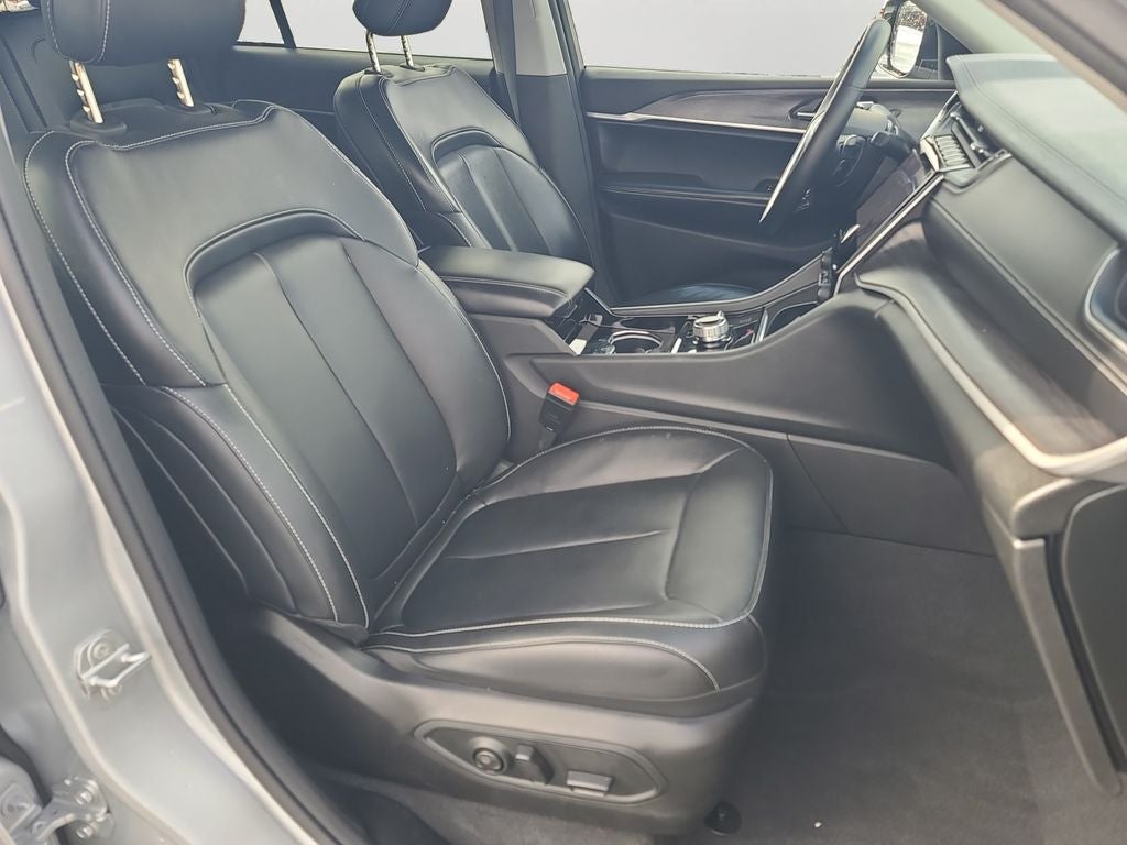 2022 Jeep Grand Cherokee Limited Low Miles!