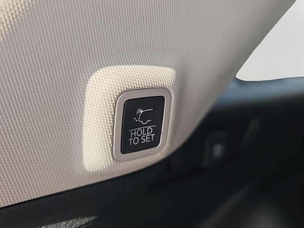 2022 Jeep Grand Cherokee Limited Low Miles!