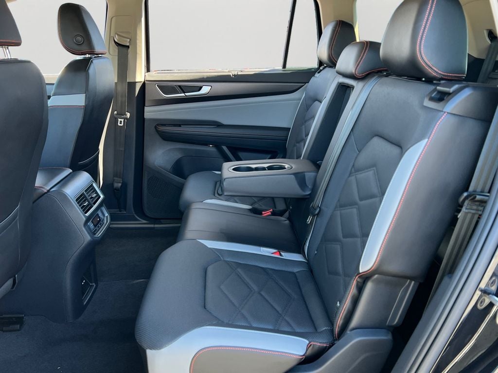 2024 Volkswagen Atlas 2.0T Peak Edition SEL