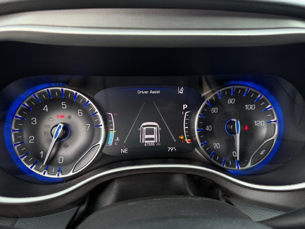 2025 Chrysler Pacifica Select