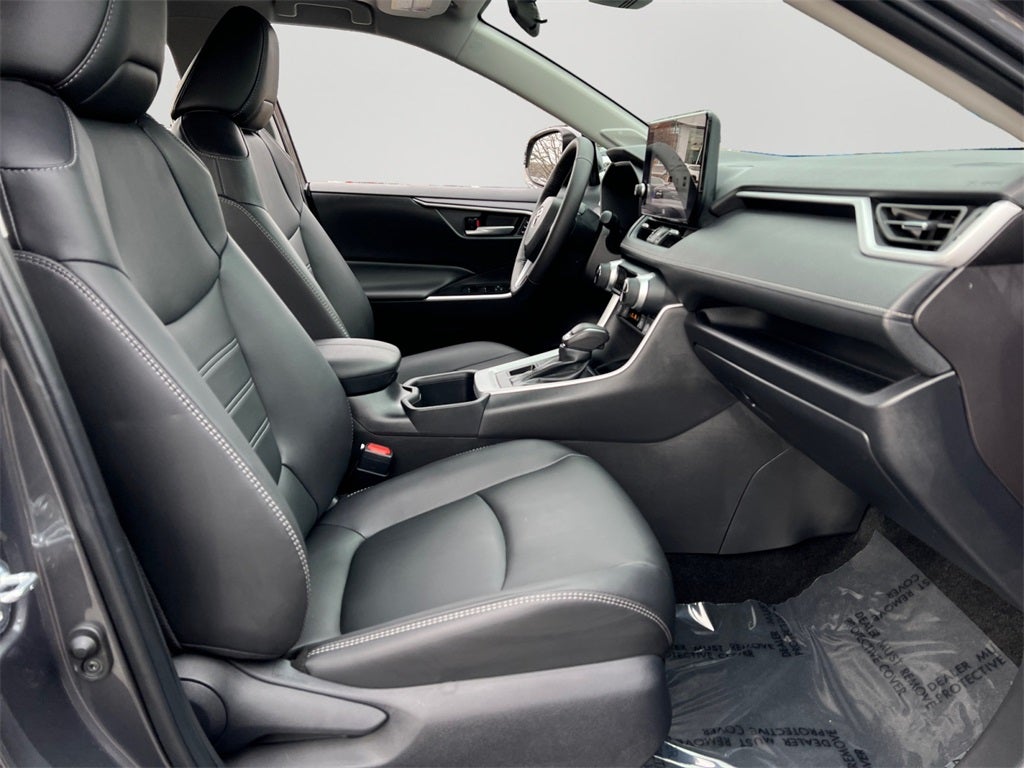 2025 Toyota RAV4 XLE Premium Low Miles!