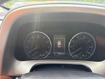 2017 Toyota RAV4 Platinum LOW MILES!