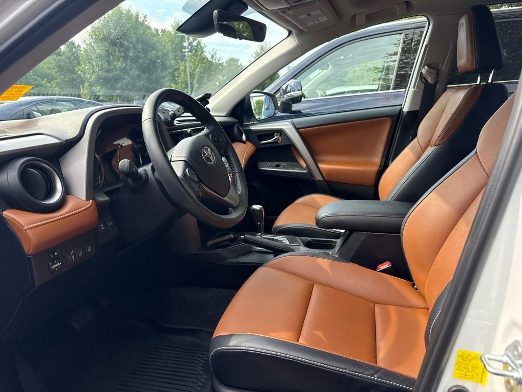 2017 Toyota RAV4 Platinum LOW MILES!