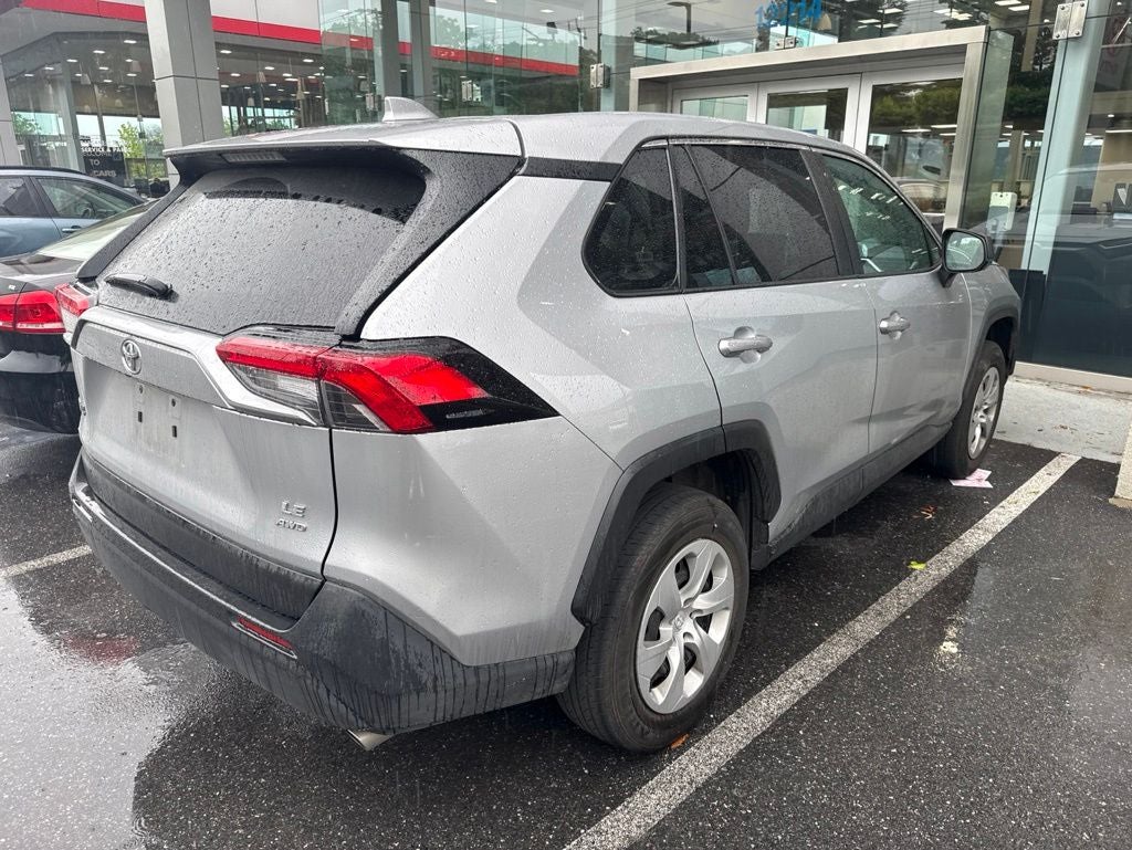 2024 Toyota RAV4 LE