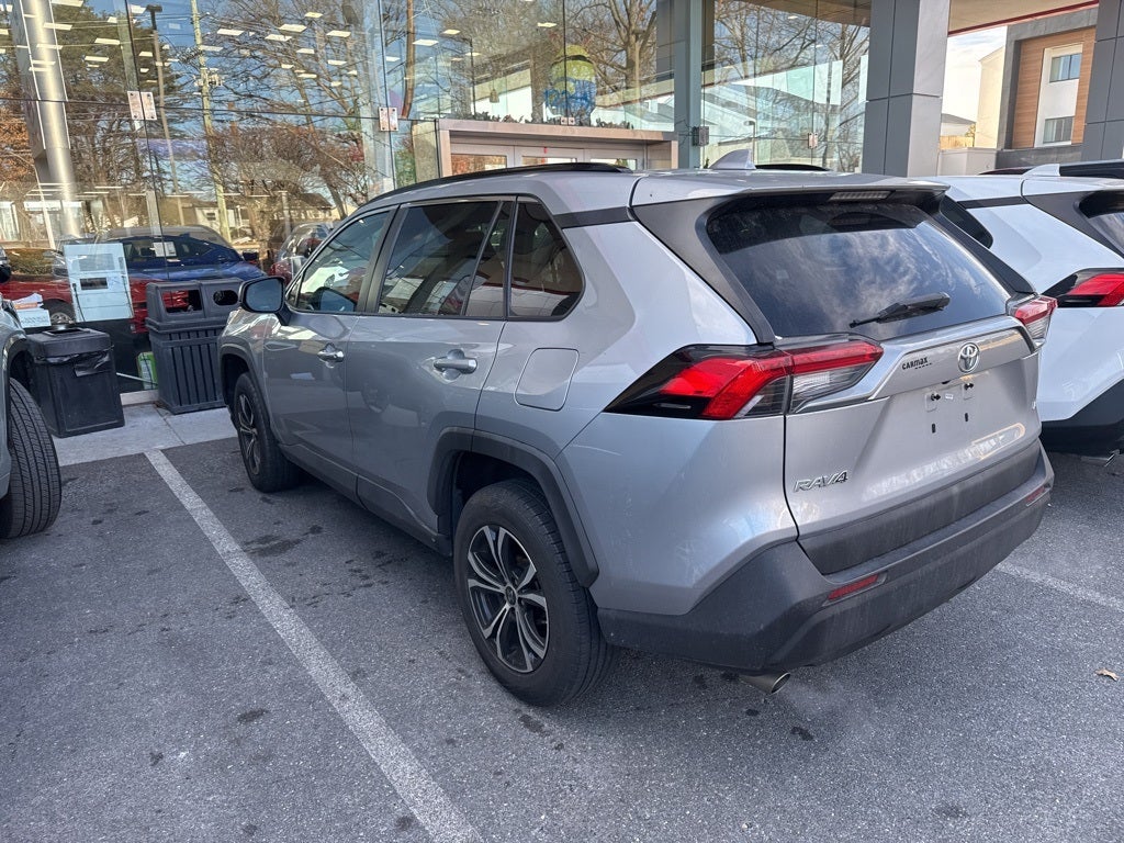 2020 Toyota RAV4 LE