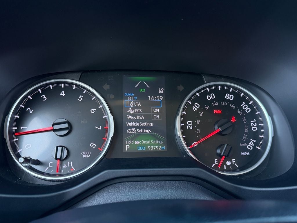 2020 Toyota RAV4 LE