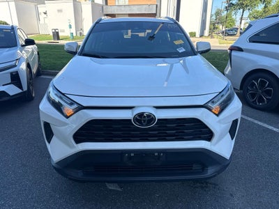 2025 Toyota RAV4 XLE W/ SUNROOF!