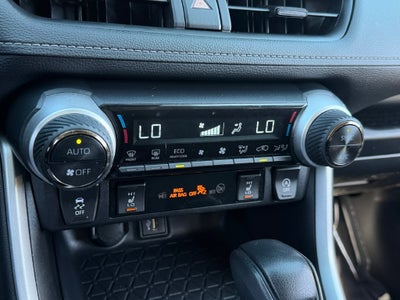 2025 Toyota RAV4 XLE W/ SUNROOF!