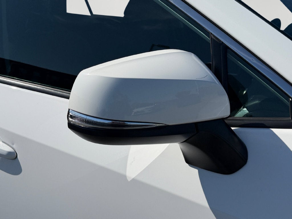 2025 Toyota RAV4 XLE W/ SUNROOF!