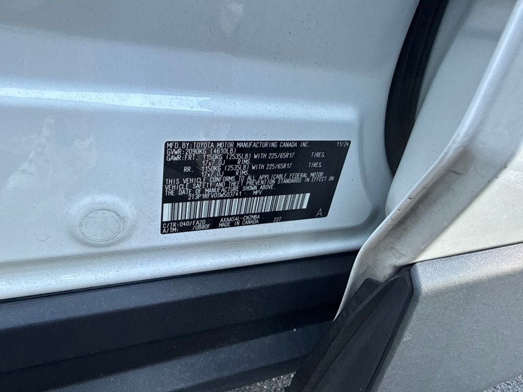 2025 Toyota RAV4 XLE W/ SUNROOF!