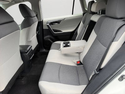 2023 Toyota RAV4 XLE W/ SUNROOF!