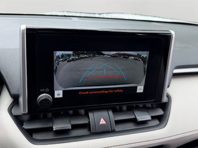 2023 Toyota RAV4 XLE W/ SUNROOF!