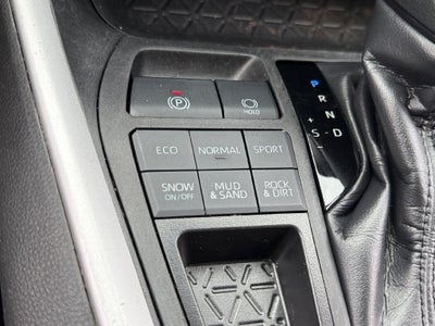 2023 Toyota RAV4 XLE W/ SUNROOF!