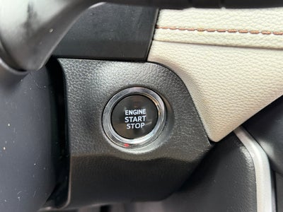 2023 Toyota RAV4 XLE W/ SUNROOF!