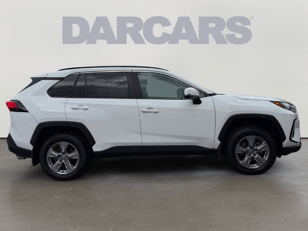 2023 Toyota RAV4 XLE W/ SUNROOF!