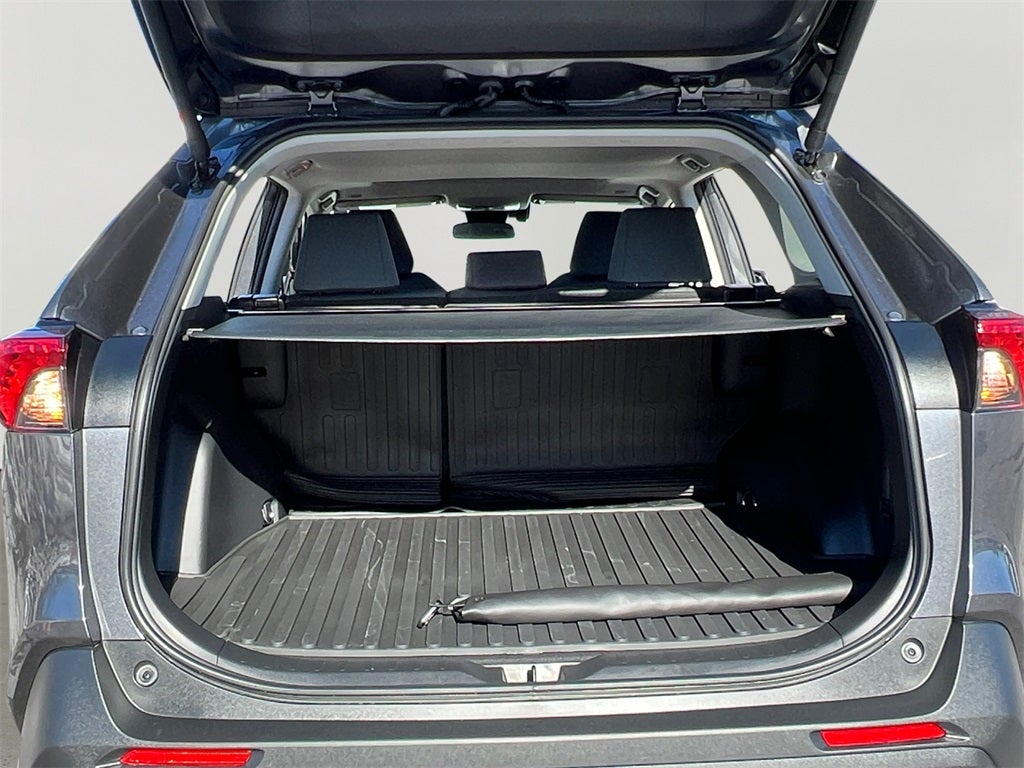 2025 Toyota RAV4 XLE Low Miiles!