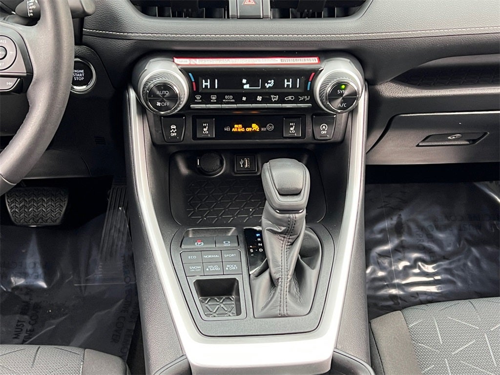 2025 Toyota RAV4 XLE Sunroof