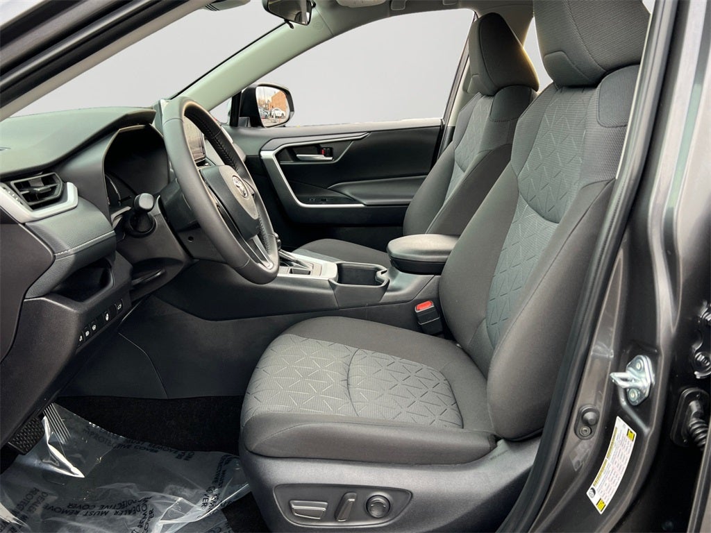 2025 Toyota RAV4 XLE Sunroof