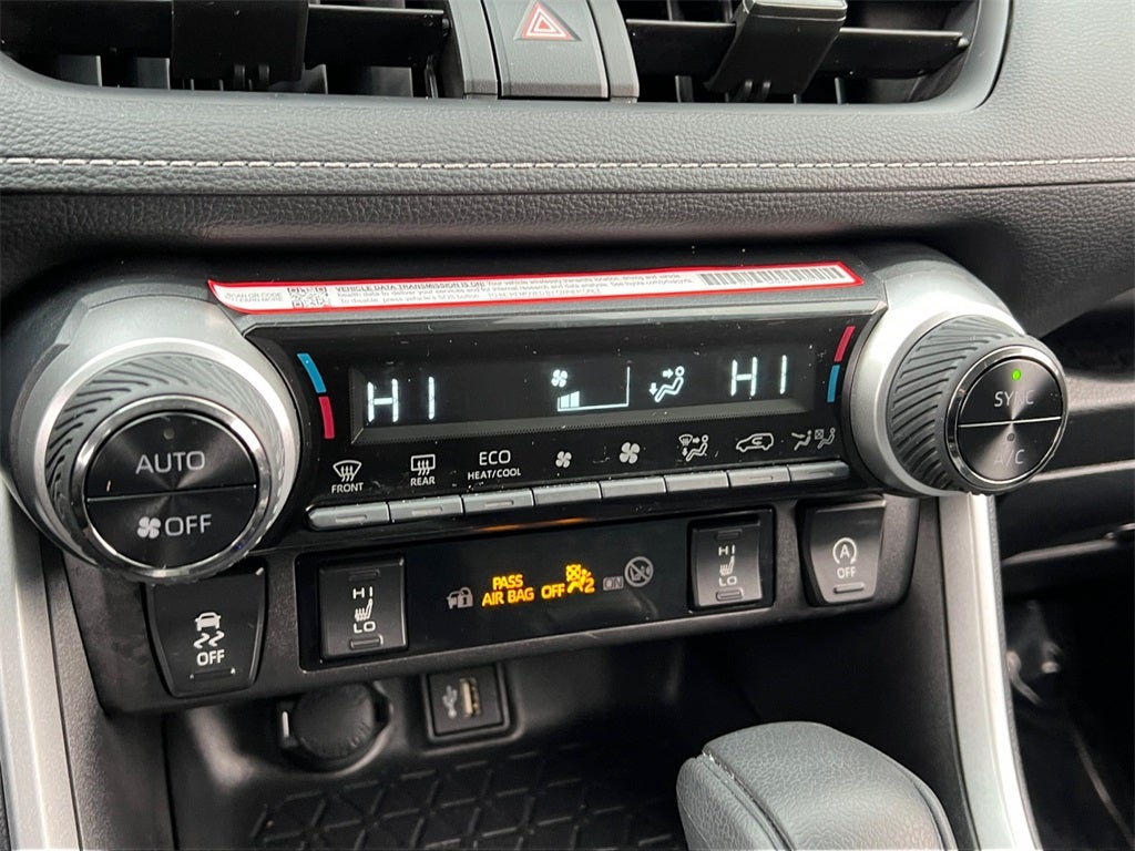 2025 Toyota RAV4 XLE Sunroof