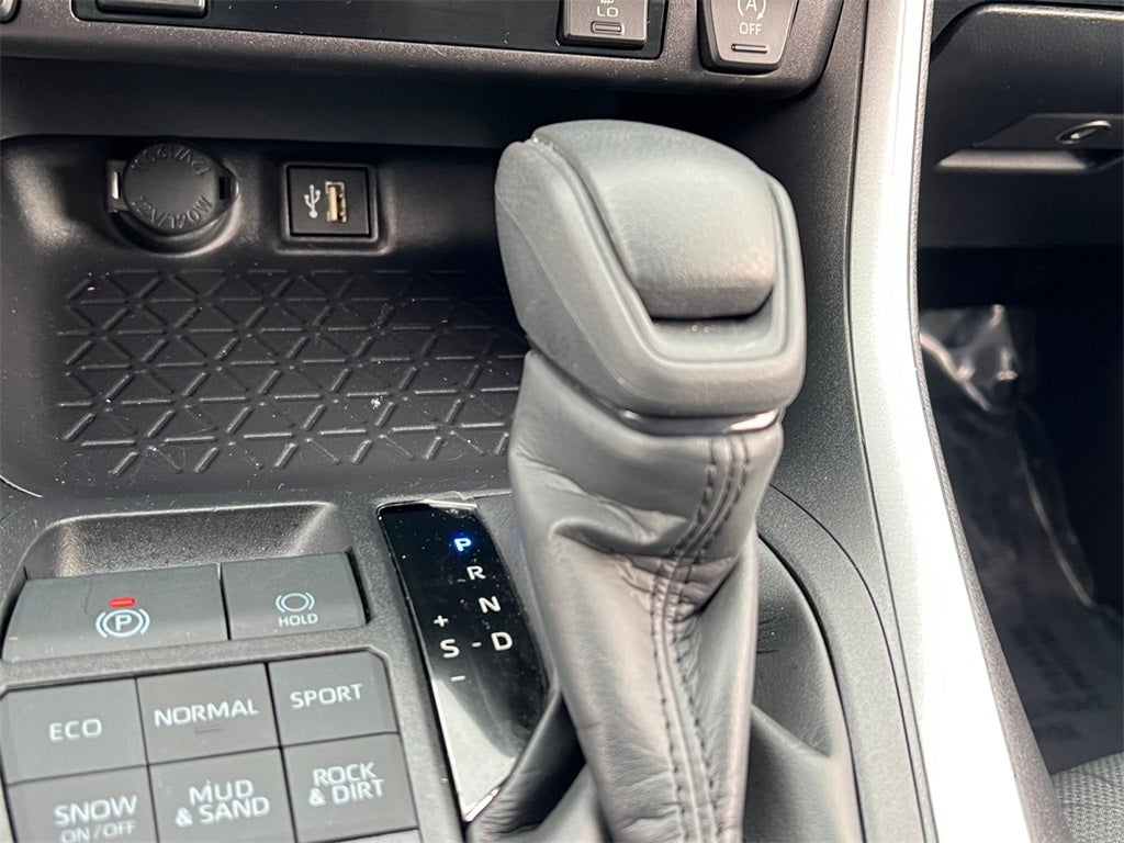 2025 Toyota RAV4 XLE Sunroof