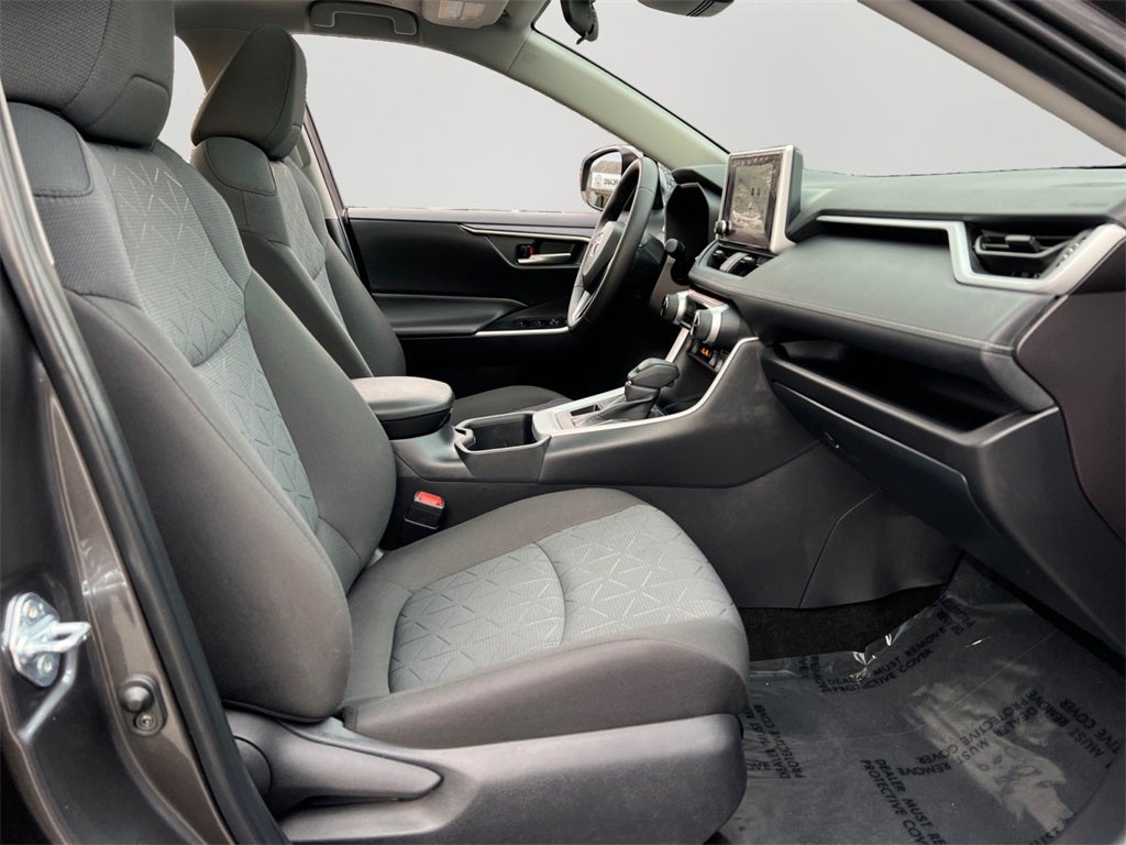 2025 Toyota RAV4 XLE Sunroof