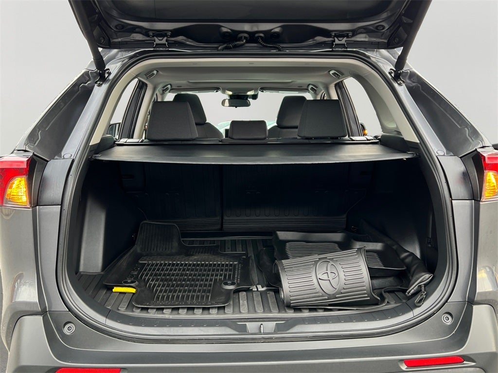 2025 Toyota RAV4 XLE Sunroof