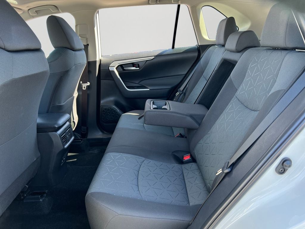 2025 Toyota RAV4 XLE Convenience Package w/ Sunroof!