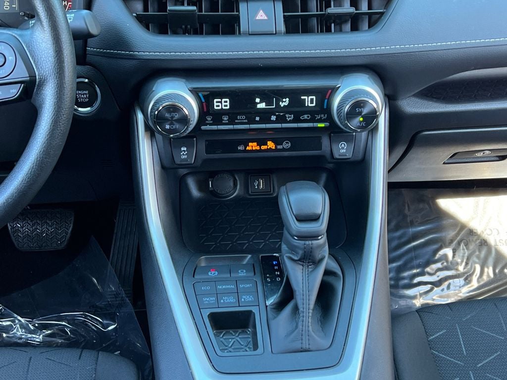 2025 Toyota RAV4 XLE Convenience Package w/ Sunroof!