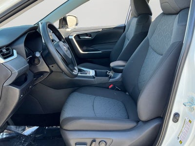 2025 Toyota RAV4 XLE Convenience Package w/ Sunroof!