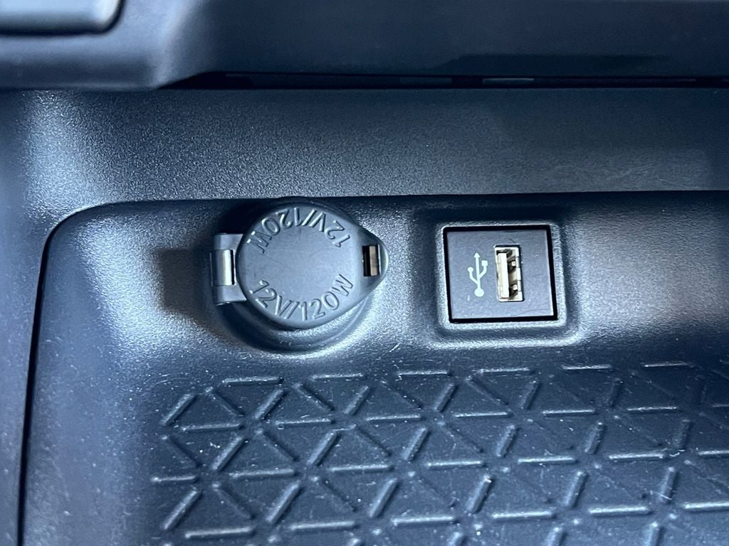 2025 Toyota RAV4 XLE Convenience Package w/ Sunroof!