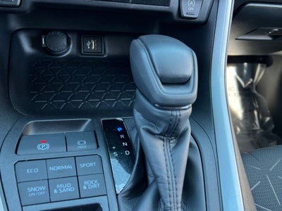 2025 Toyota RAV4 XLE Convenience Package w/ Sunroof!