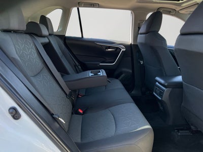2025 Toyota RAV4 XLE Convenience Package w/ Sunroof!