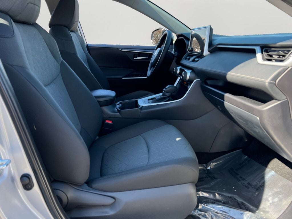 2025 Toyota RAV4 XLE Convenience Package Sunroof!