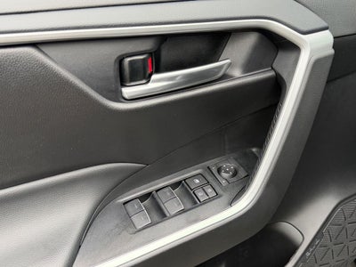 2025 Toyota RAV4 XLE CERTIFIED W/ SUNROOF!