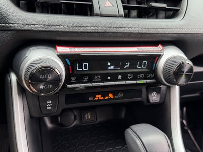 2025 Toyota RAV4 XLE CERTIFIED W/ SUNROOF!