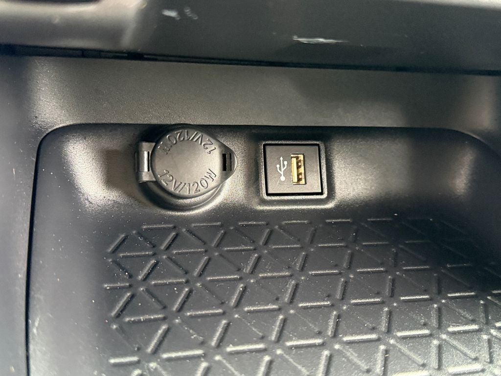 2025 Toyota RAV4 XLE CERTIFIED W/ SUNROOF!