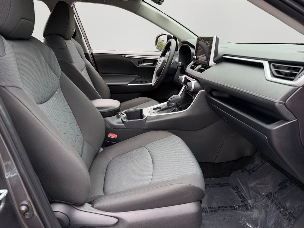 2025 Toyota RAV4 XLE CERTIFIED W/ SUNROOF!