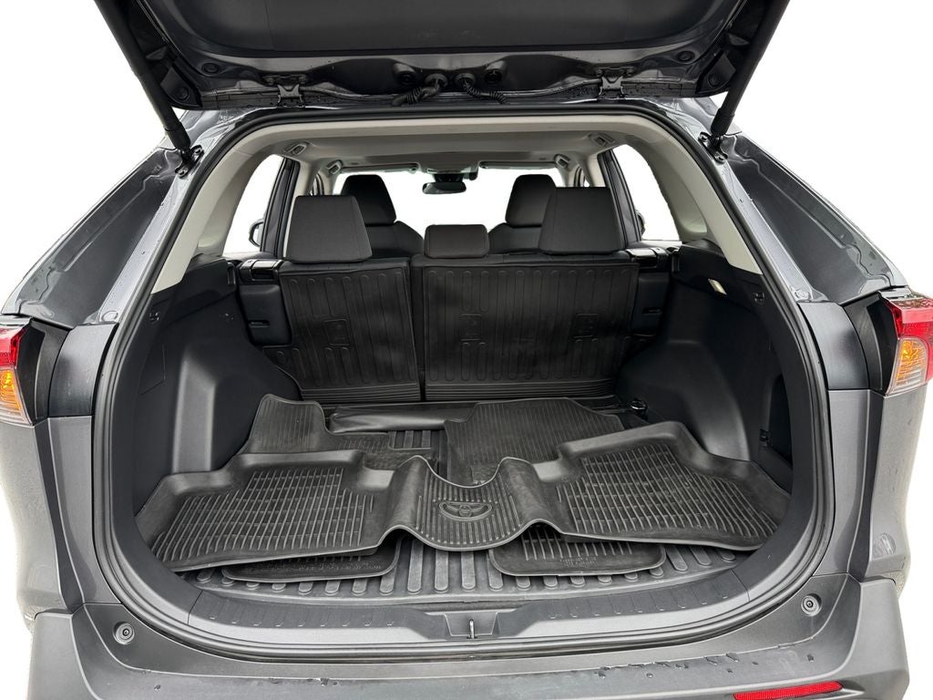 2025 Toyota RAV4 XLE CERTIFIED W/ SUNROOF & COLD WEATHER PACK!