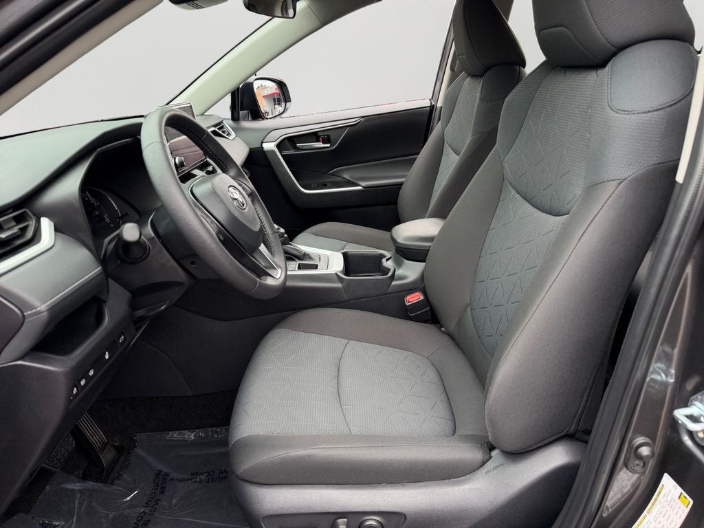 2025 Toyota RAV4 XLE CERTIFIED W/ SUNROOF & COLD WEATHER PACK!