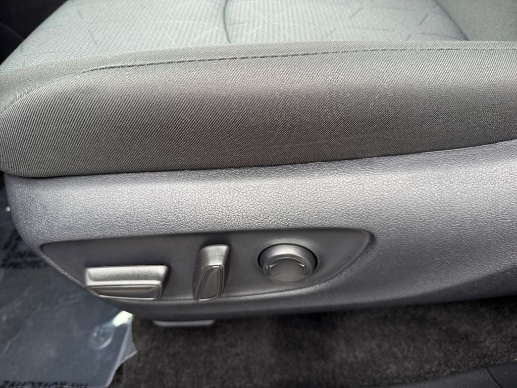 2025 Toyota RAV4 XLE CERTIFIED W/ SUNROOF & COLD WEATHER PACK!