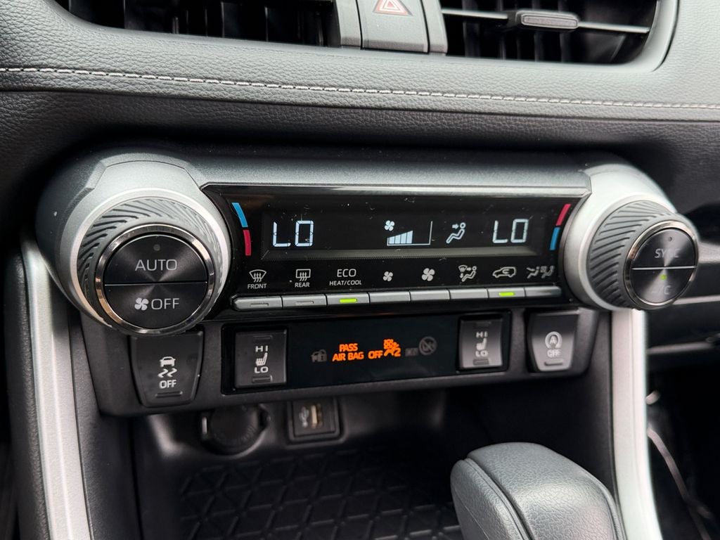 2025 Toyota RAV4 XLE CERTIFIED W/ SUNROOF & COLD WEATHER PACK!