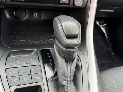 2025 Toyota RAV4 XLE CERTIFIED W/ SUNROOF & COLD WEATHER PACK!