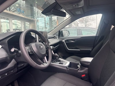 2024 Toyota RAV4 XLE AWD!