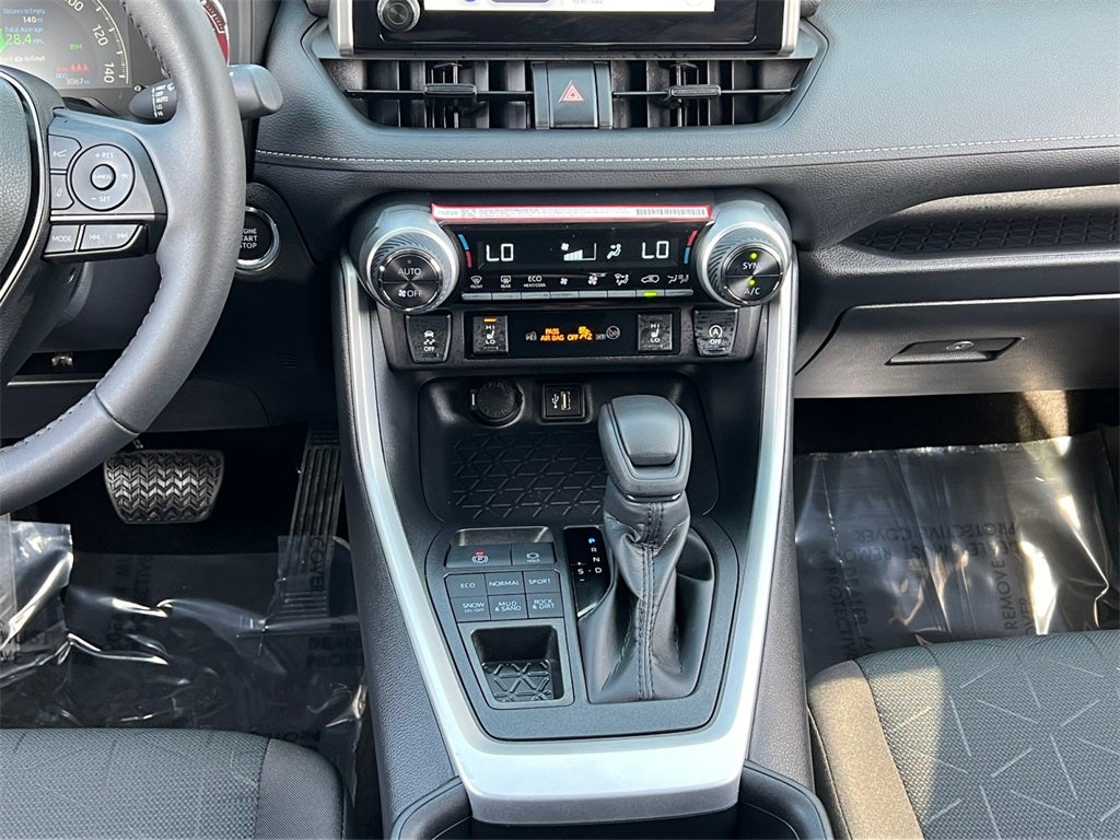 2025 Toyota RAV4 XLE Sunroof
