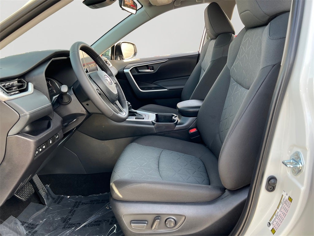 2025 Toyota RAV4 XLE Sunroof