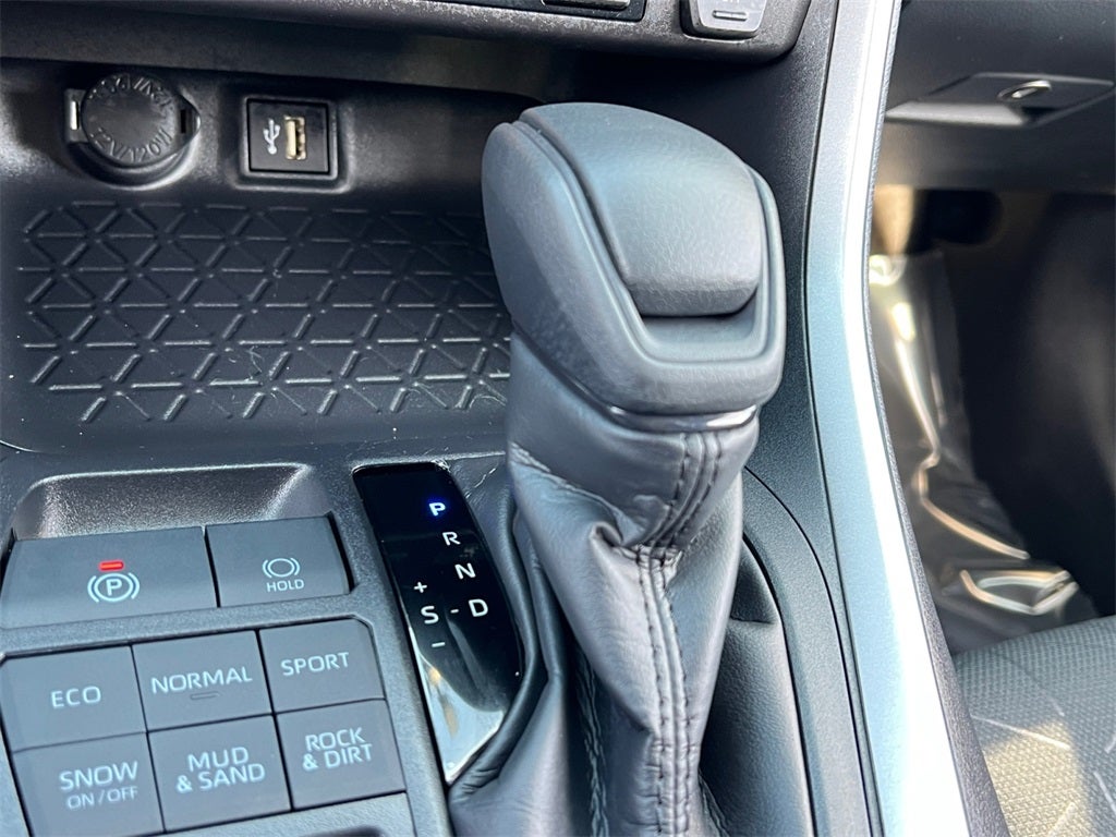 2025 Toyota RAV4 XLE Sunroof