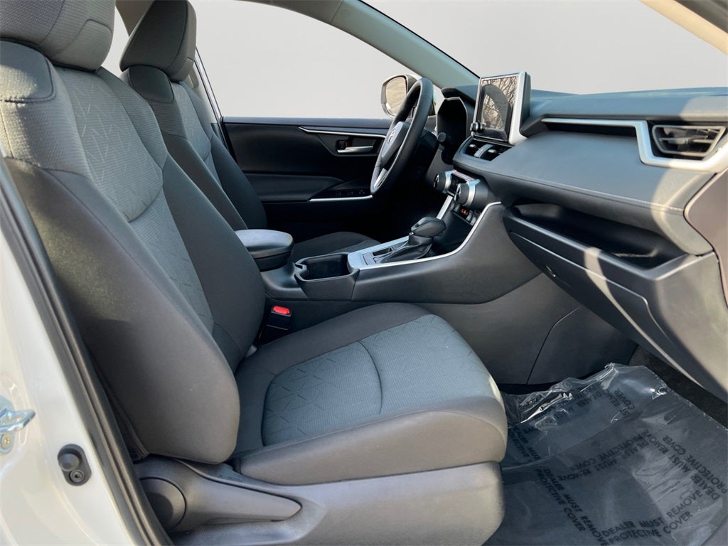 2025 Toyota RAV4 XLE Sunroof