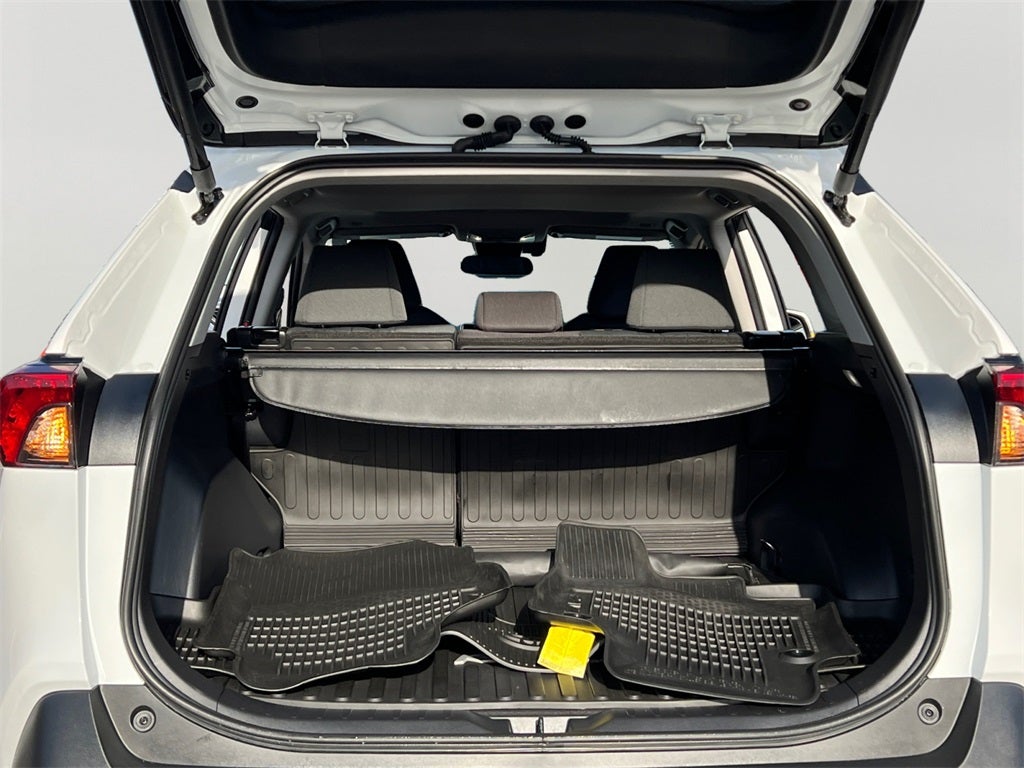 2025 Toyota RAV4 XLE Sunroof